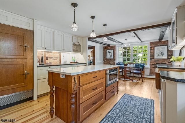 36 E Main St, Mendham Twp., NJ 07960