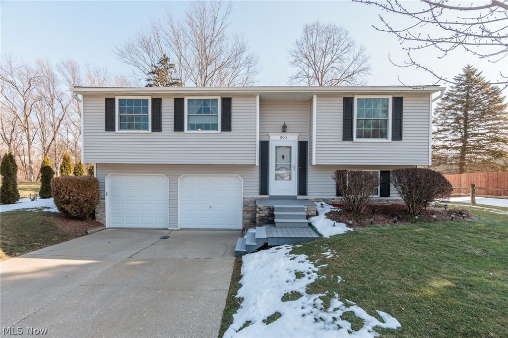 599 Berkshire Drive, Medina, OH 44256