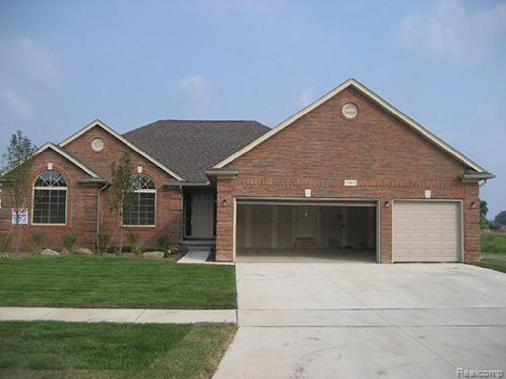 39229 Jefferson Avenue, Harrison Charter Township, MI 48045