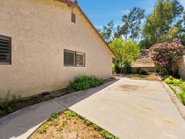 5835 Cardoza Drive, Westlake Village, CA 91362