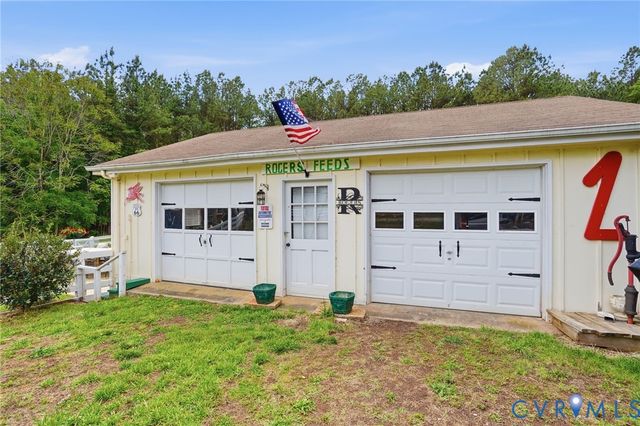 11016 Pridesville Rd, Amelia, VA 23002