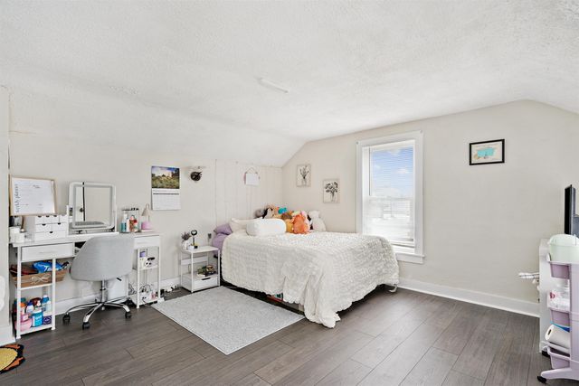 509 E Bremer Avenue, Waverly, IA 50677