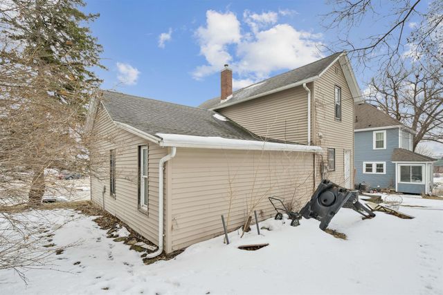 509 E Bremer Avenue, Waverly, IA 50677