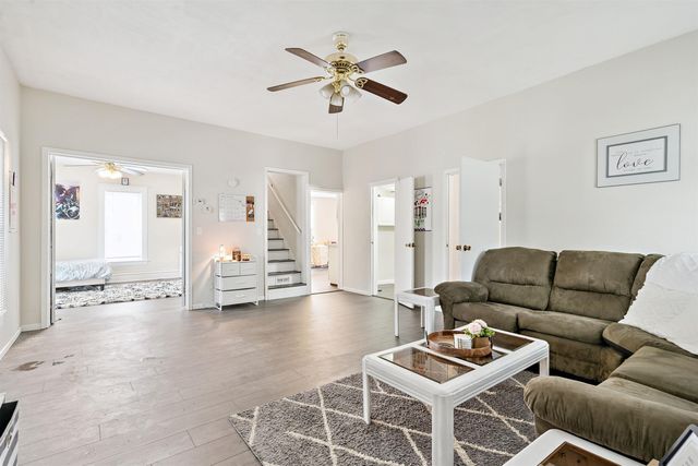 509 E Bremer Avenue, Waverly, IA 50677