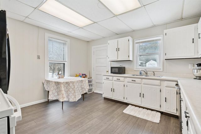 509 E Bremer Avenue, Waverly, IA 50677