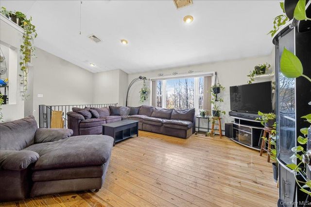 74 Pocatello Road, Middletown, NY 10940