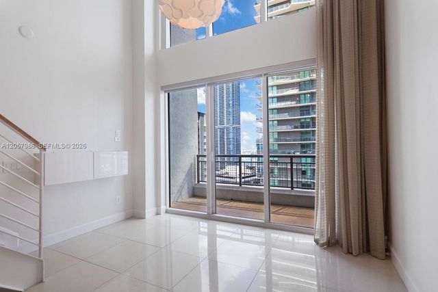 60 SW 13th St 3022, Miami, FL 33130