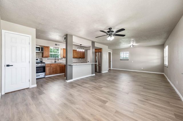 4340 County Road 541, Alvin, TX 77511