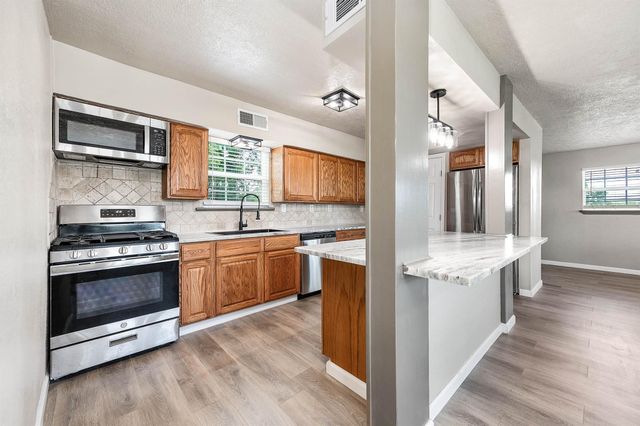 4340 County Road 541, Alvin, TX 77511
