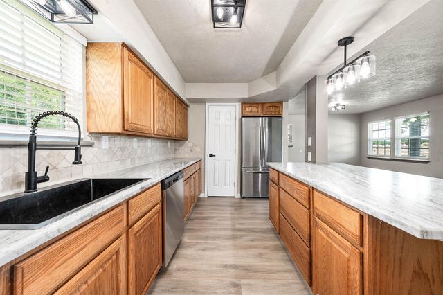 4340 County Road 541, Alvin, TX 77511