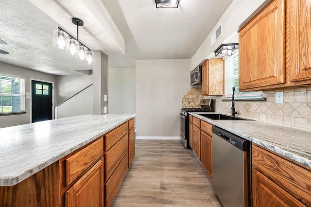 4340 County Road 541, Alvin, TX 77511