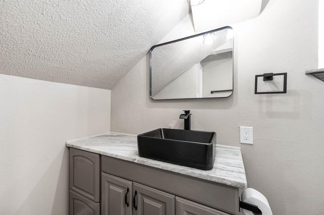 4340 County Road 541, Alvin, TX 77511