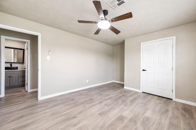 4340 County Road 541, Alvin, TX 77511