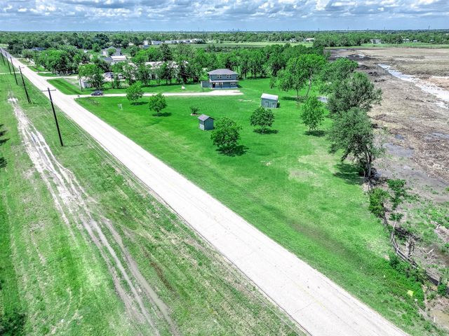 4340 County Road 541, Alvin, TX 77511