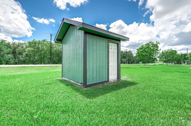4340 County Road 541, Alvin, TX 77511