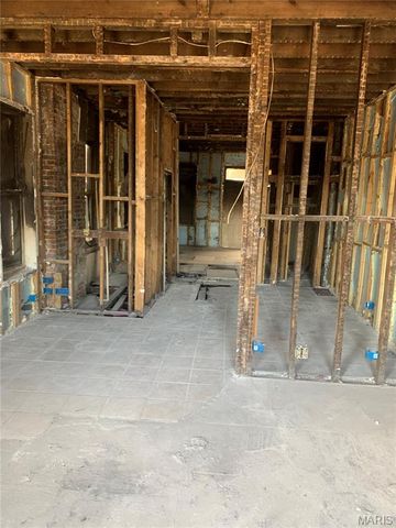 3223 S 7th Street, St Louis, MO 63118