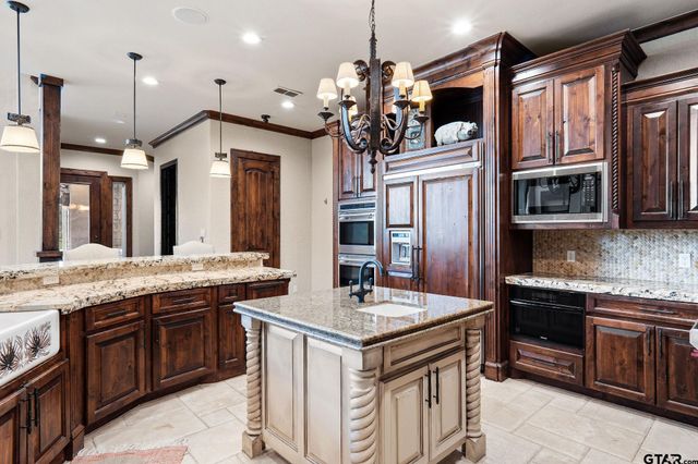 4331 Mark Hayes Court, Tyler, TX 75709