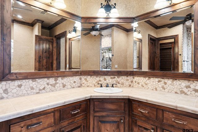 4331 Mark Hayes Court, Tyler, TX 75709