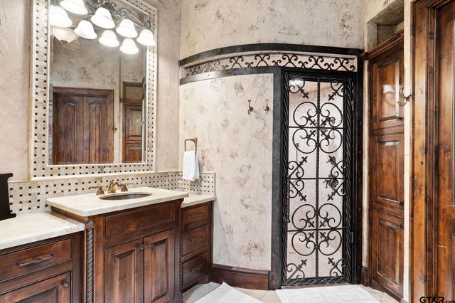 4331 Mark Hayes Court, Tyler, TX 75709