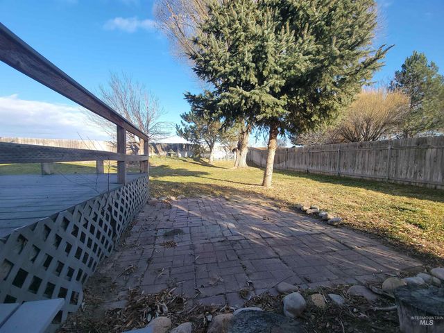 2440 S Royal Meadows Dr., Nampa, ID 83686