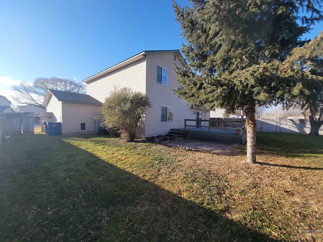 2440 S Royal Meadows Dr., Nampa, ID 83686