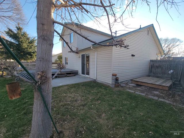 2440 S Royal Meadows Dr., Nampa, ID 83686