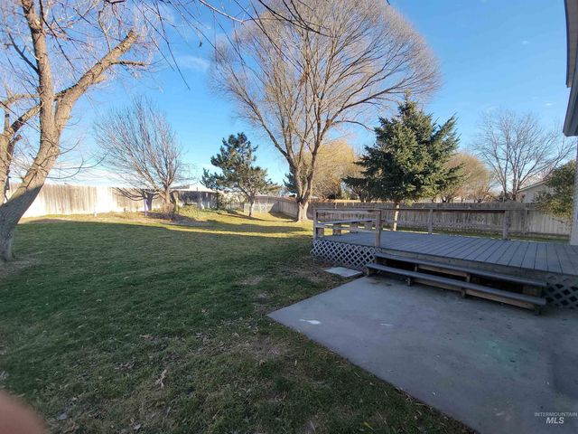 2440 S Royal Meadows Dr., Nampa, ID 83686