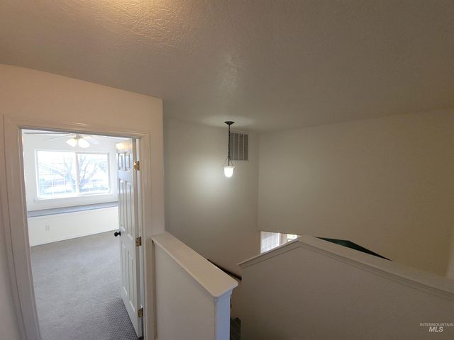 2440 S Royal Meadows Dr., Nampa, ID 83686