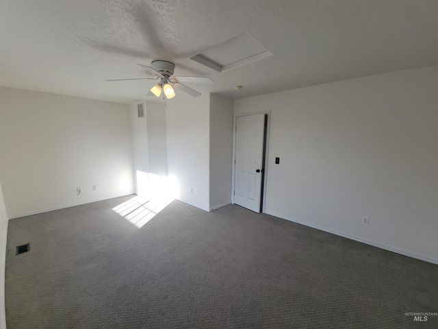 2440 S Royal Meadows Dr., Nampa, ID 83686