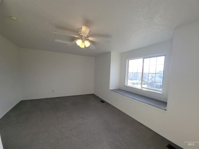 2440 S Royal Meadows Dr., Nampa, ID 83686