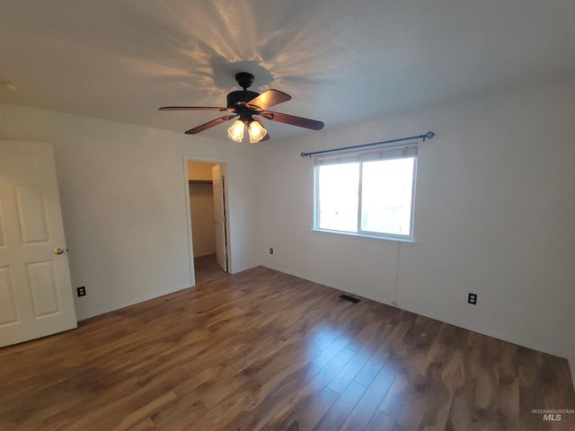 2440 S Royal Meadows Dr., Nampa, ID 83686