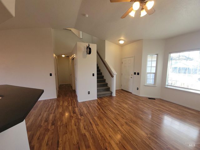 2440 S Royal Meadows Dr., Nampa, ID 83686