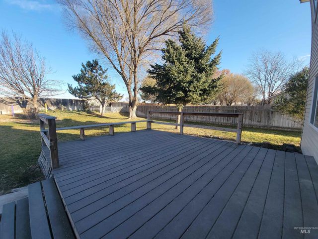 2440 S Royal Meadows Dr., Nampa, ID 83686