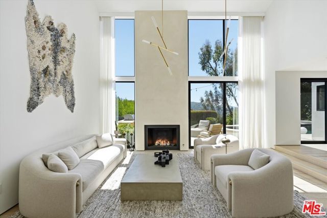 3319 Dona Lola Place, Los Angeles, CA 91604