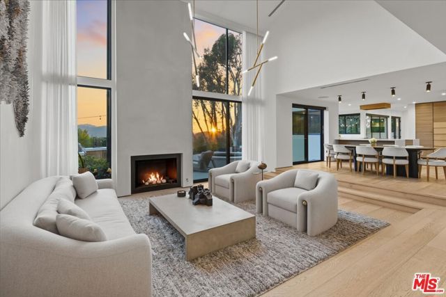 3319 Dona Lola Place, Los Angeles, CA 91604
