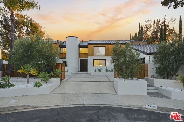 3319 Dona Lola Place, Los Angeles, CA 91604