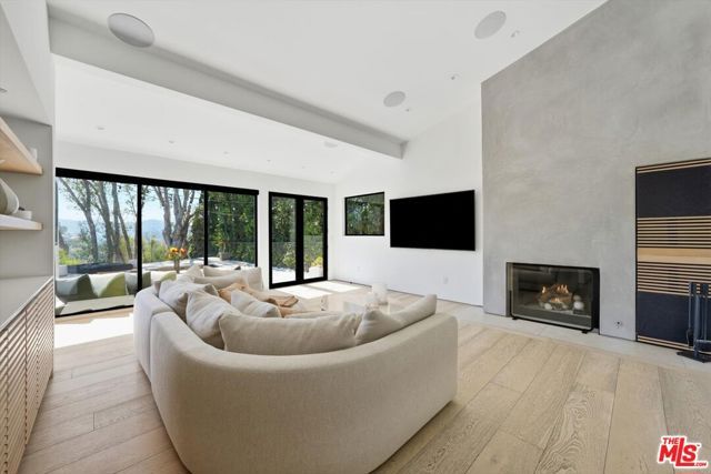 3319 Dona Lola Place, Los Angeles, CA 91604