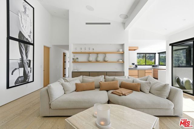 3319 Dona Lola Place, Los Angeles, CA 91604