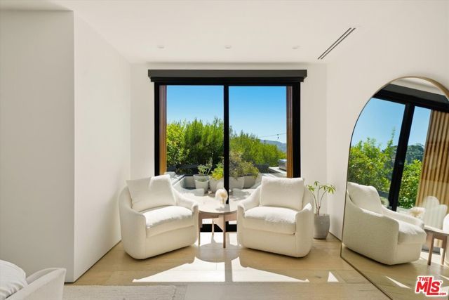 3319 Dona Lola Place, Los Angeles, CA 91604