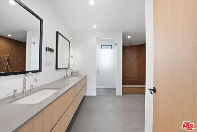 3319 Dona Lola Place, Los Angeles, CA 91604