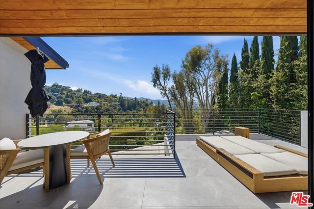 3319 Dona Lola Place, Los Angeles, CA 91604