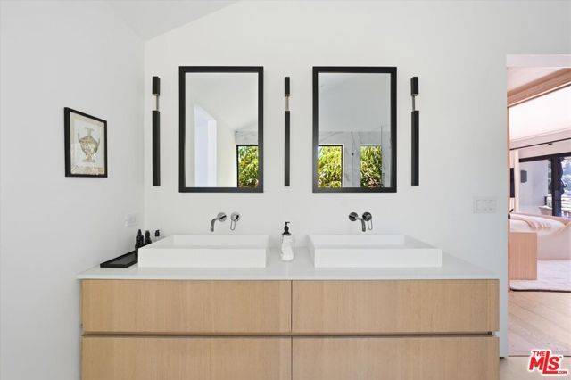 3319 Dona Lola Place, Los Angeles, CA 91604