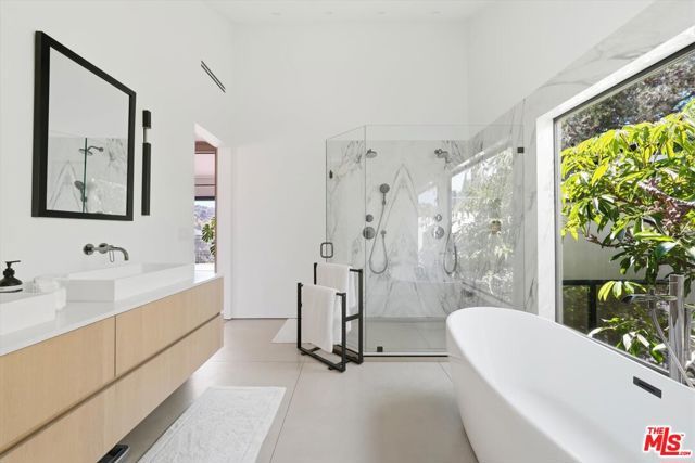 3319 Dona Lola Place, Los Angeles, CA 91604