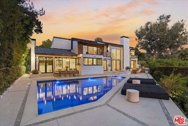3319 Dona Lola Place, Los Angeles, CA 91604