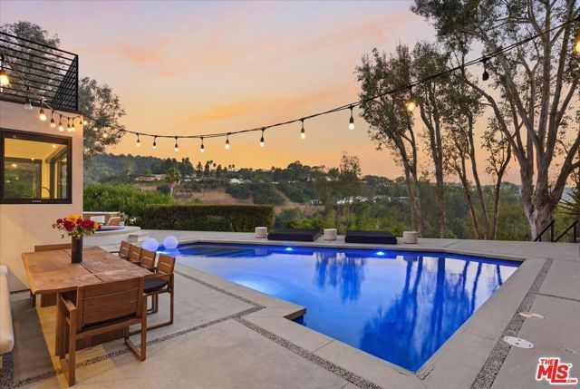 3319 Dona Lola Place, Los Angeles, CA 91604