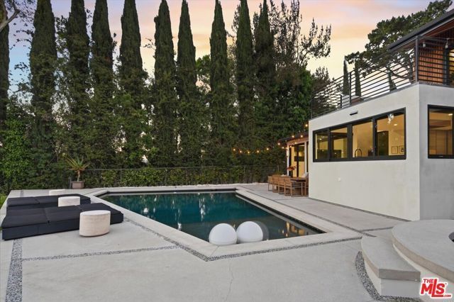 3319 Dona Lola Place, Los Angeles, CA 91604