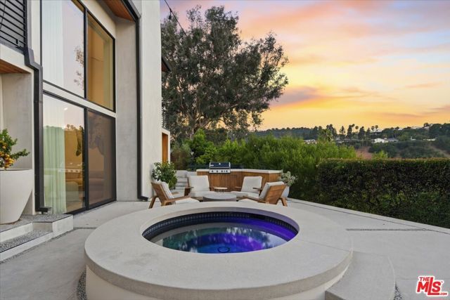 3319 Dona Lola Place, Los Angeles, CA 91604