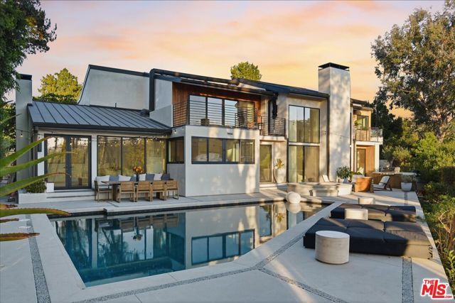 3319 Dona Lola Place, Los Angeles, CA 91604