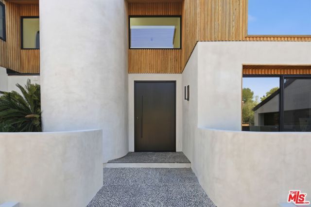 3319 Dona Lola Place, Los Angeles, CA 91604
