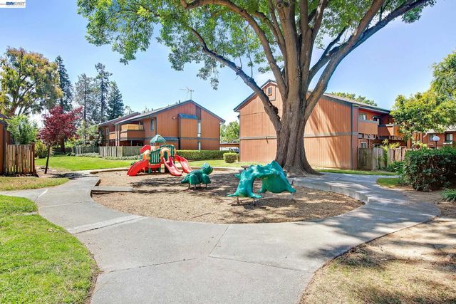 38623 Cherry Ln 128, Fremont, CA 94536